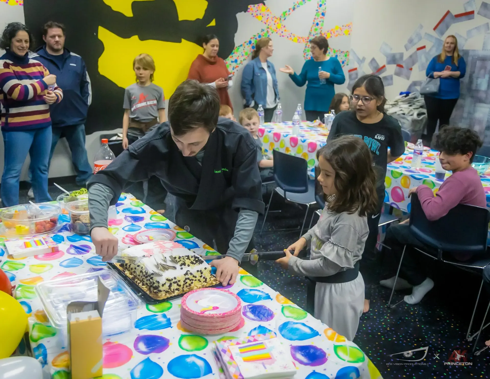 Kids celebrating a birthday party at Amerikick Princeton